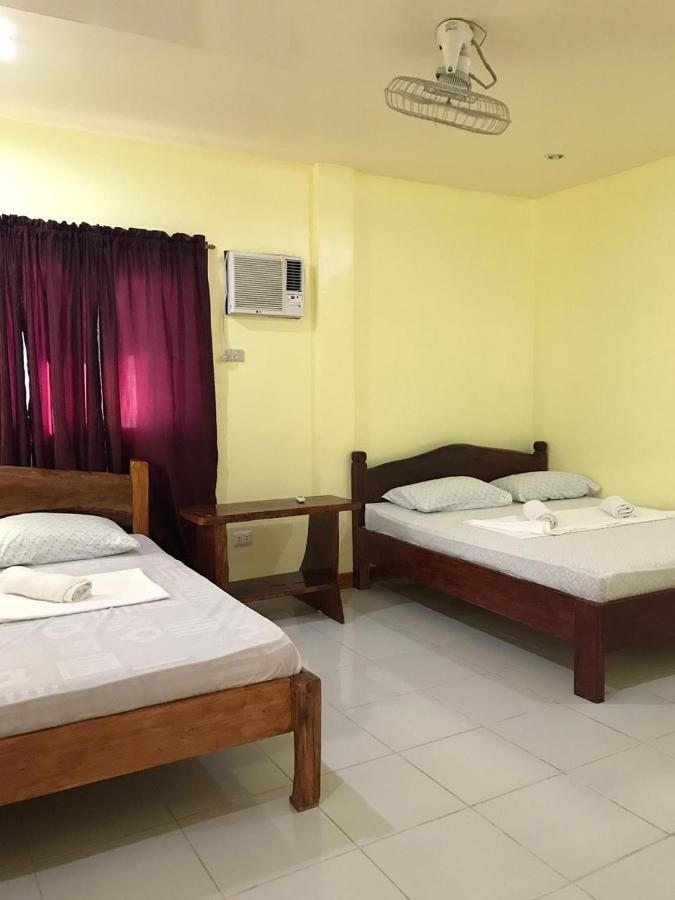 Edgar's Guest House Moalboal Extérieur photo